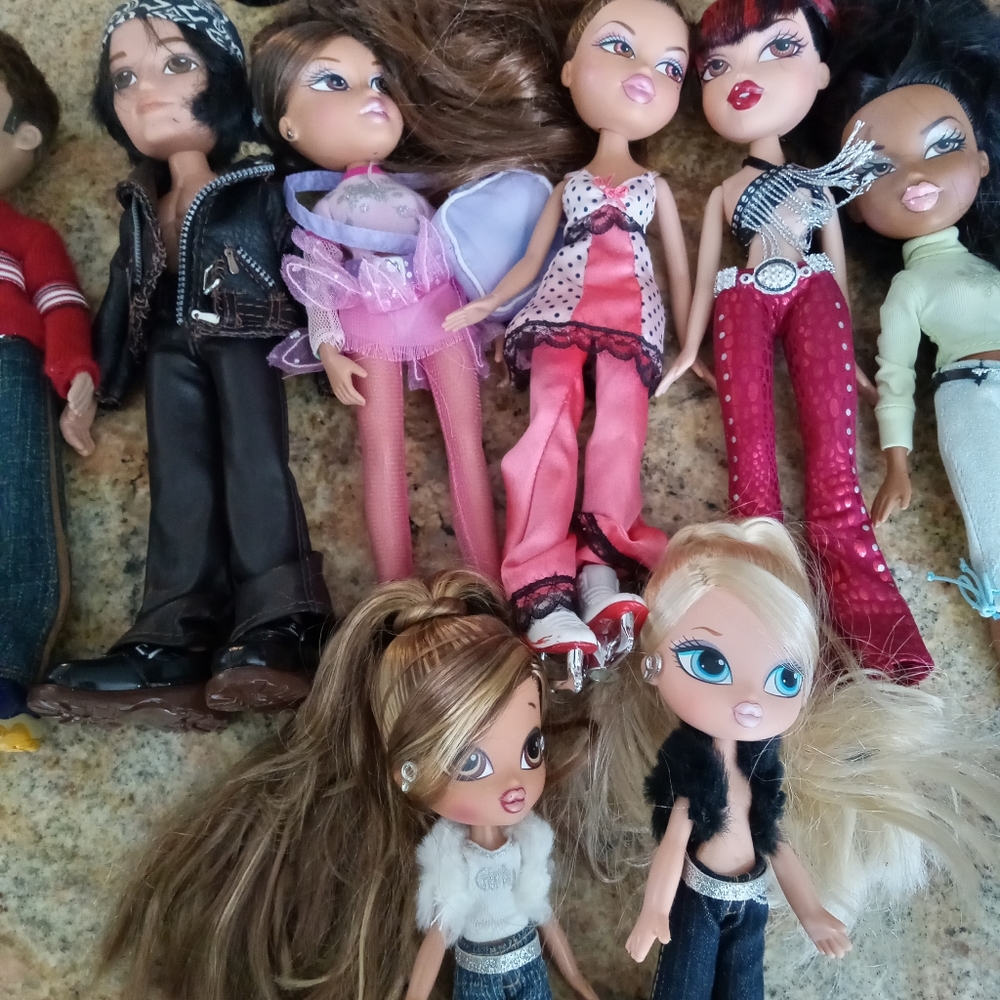 Doll's - Picture 2 of 4